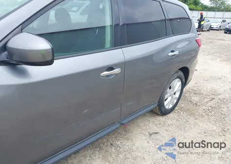 2016 Nissan Pathfinder S z USA, uszkodzony, nr VIN 5N1AR2MN1GC621490